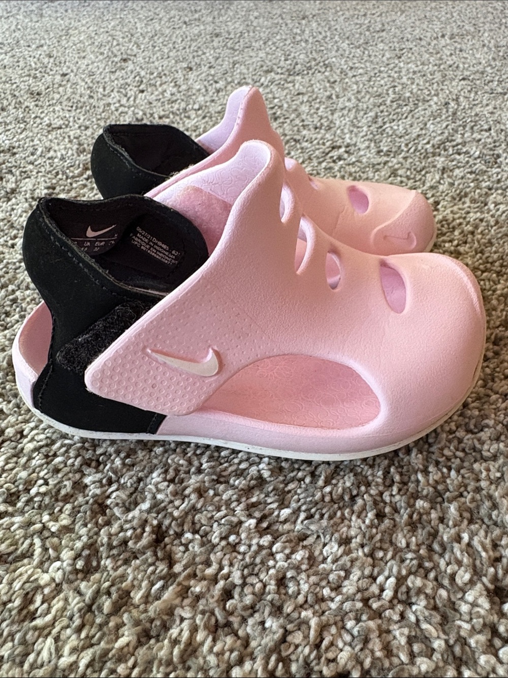 Nike baby sz 6